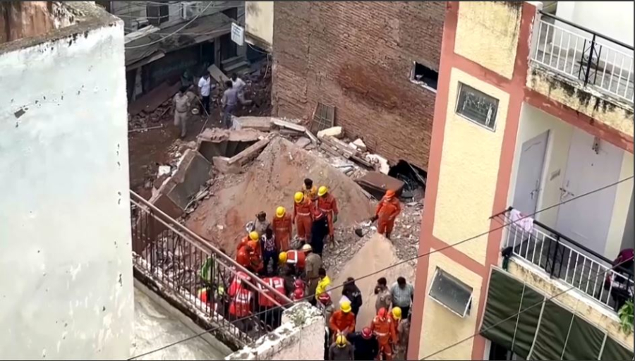 Делиде ғимарат опырылып, 6 адам қаза тапты