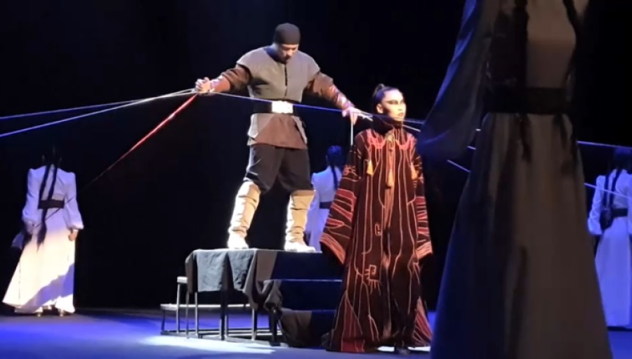 Казахстанские студенты участвуют в театральном фестивале в Бишкеке