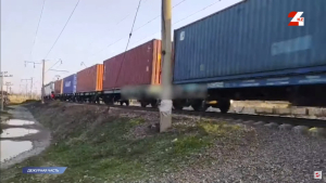 20-летний парень попал под грузовой поезд и погиб в Шымкенте
