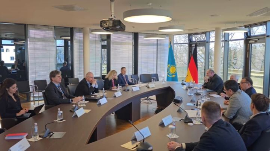 Проект новой конституции Казахстана обсудили в Берлине
