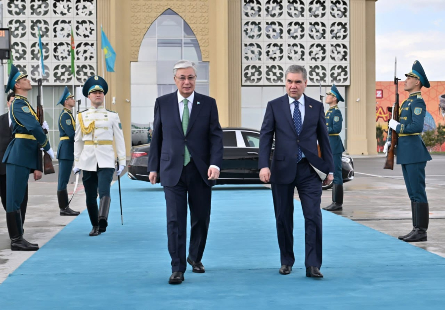 Қ.Тоқаев Гурбангулы Бердімұхамедовті Түркістан әуежайынан шығарып салды