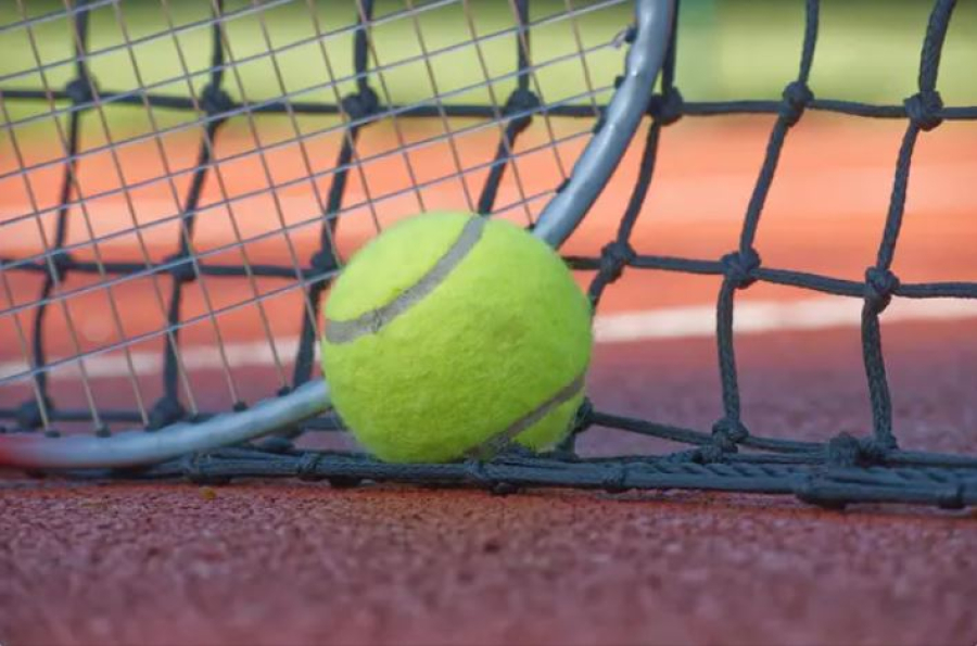 Рыбакина и Путинцева стартовали с победы на турнире в Лондоне