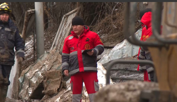 Сход оползня в Алматы: власти помогут сыну погибшей семьи