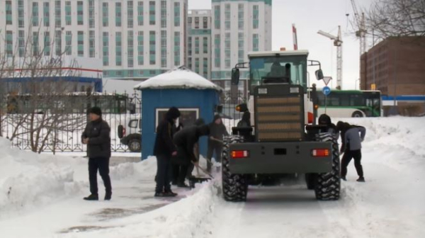 В столице снегоуборочные работы идут круглосуточно