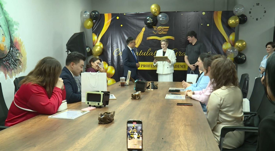 12 телеведущих выпустила Академия ТВ профессий