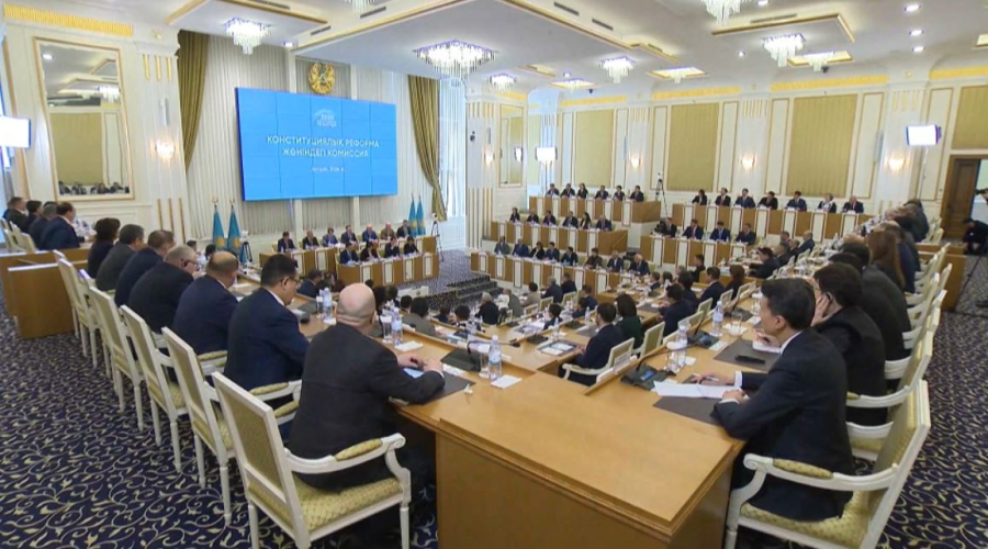 Э. Азимова: Конституциялық комиссияның алдында айрықша миссия тұр