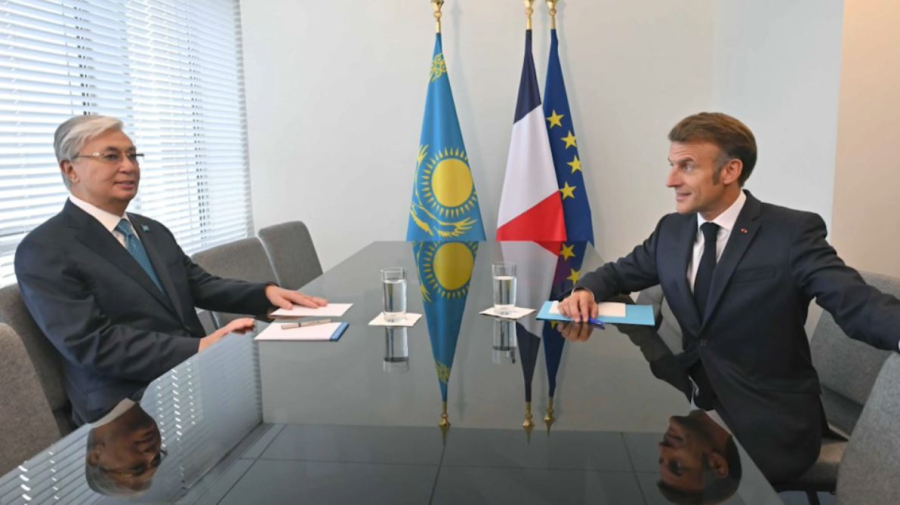 Қ. Тоқаев Э. Макронмен кездесті