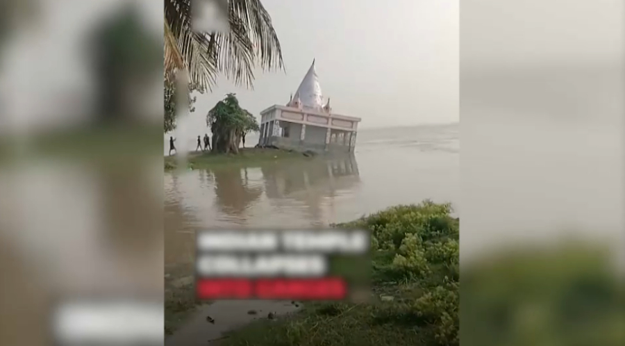 Древний храм ушёл под воду в Индии