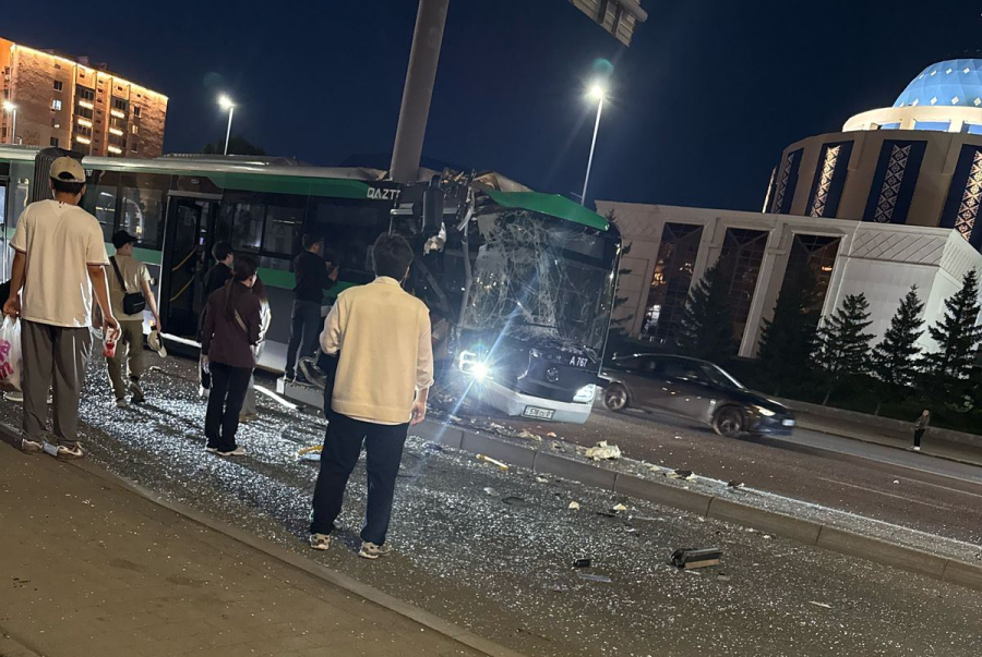 ДТП с автобусом в Астане: одной пострадавшей ампутировали ноги