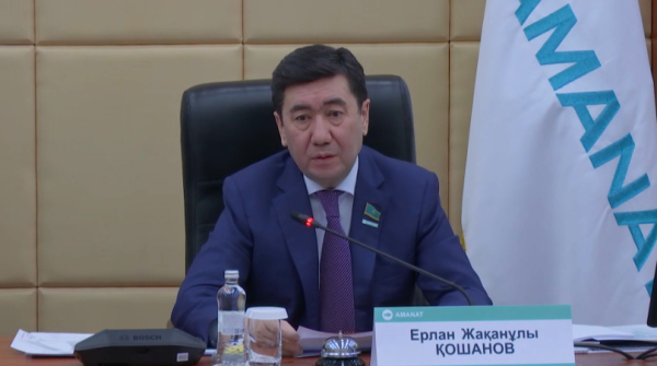 Заң халыққа қызмет ету керек