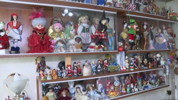Жительница Шымкента собрала коллекцию из двухсот этнических кукол