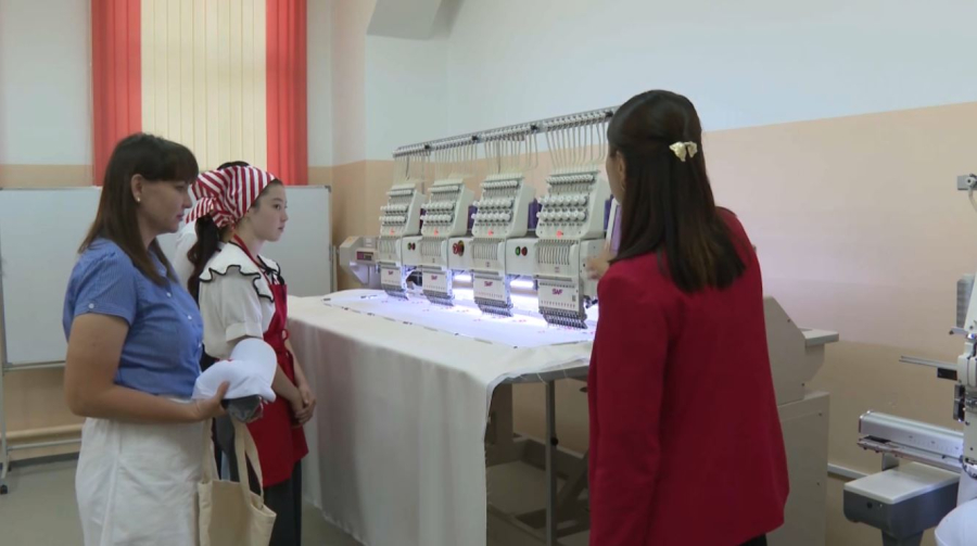 Специалистов для обувной промышленности начнут готовить в Шымкенте