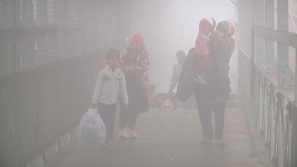 Пәкістанда түтіннен мыңдаған адам уланған