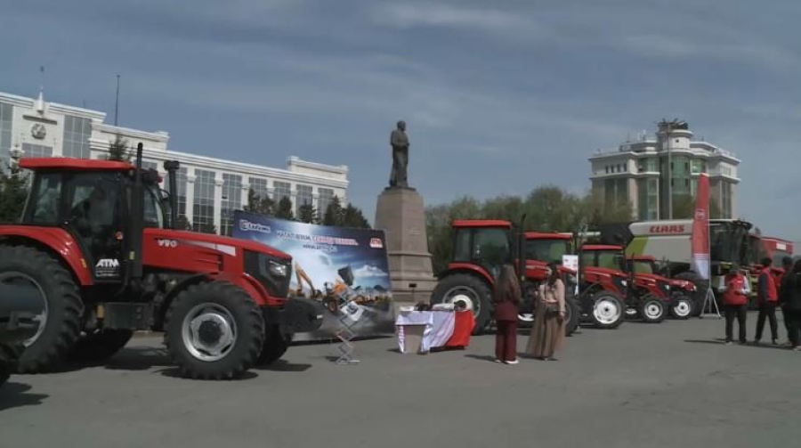 Почти 500 тракторов и комбайнов закупят аграрии ВКО