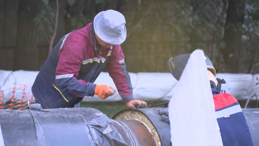 Алматының ірі көшелеріндегі құбырлар күзге дейін жөнделеді