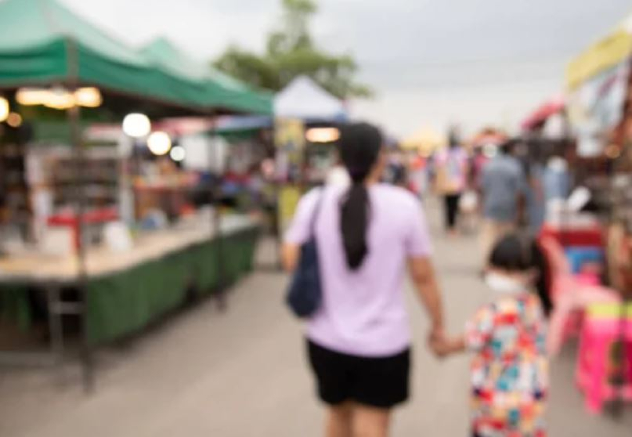 Более 100 нелегальных точек торговли убрали с «Барахолки» в Алматы