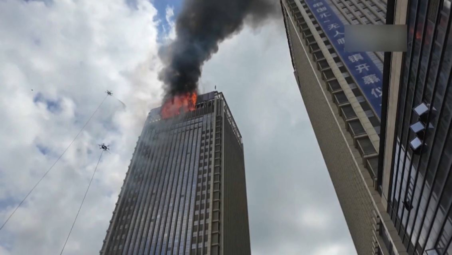 Қытайлар өрт сөндіруге дрон пайдаланады