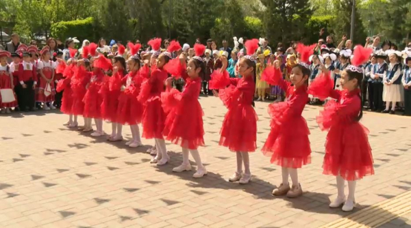 Алматинские школьники организовали фестиваль «Дружба народов»