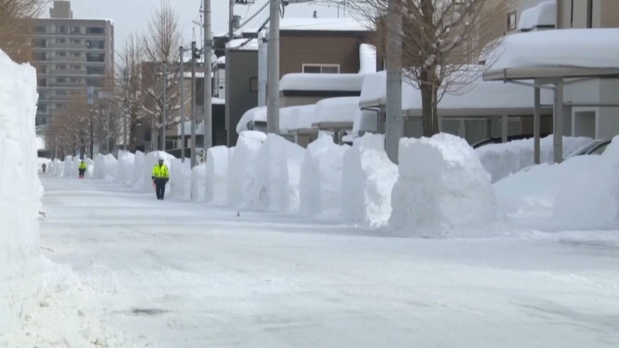 Жапония қар құрсауында қалды