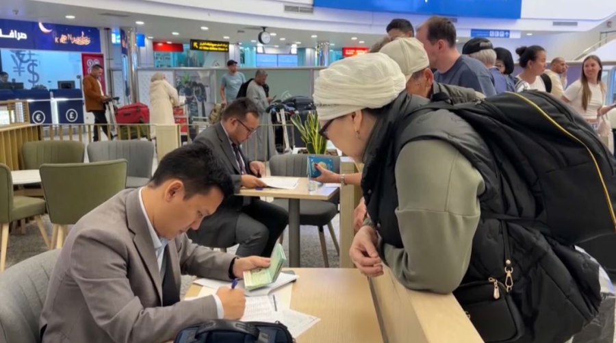 Восемь тысяч казахстанцев вернули с Ближнего Востока