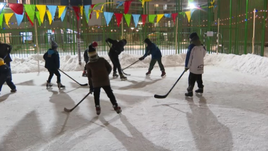 Каток во дворе ЖК своими руками сделали астанчане