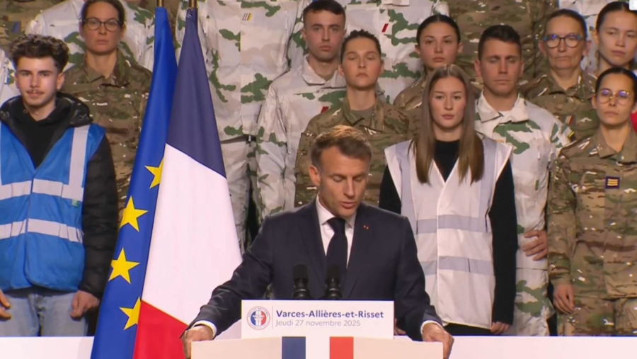 Франция ерікті әскери қызмет енгізеді