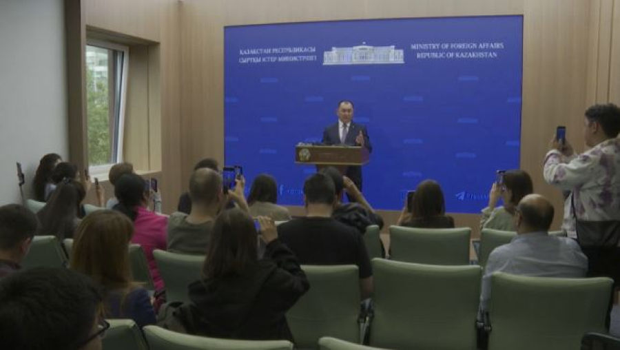 Казахстан эвакуировал 296 граждан из Ирана и Израиля