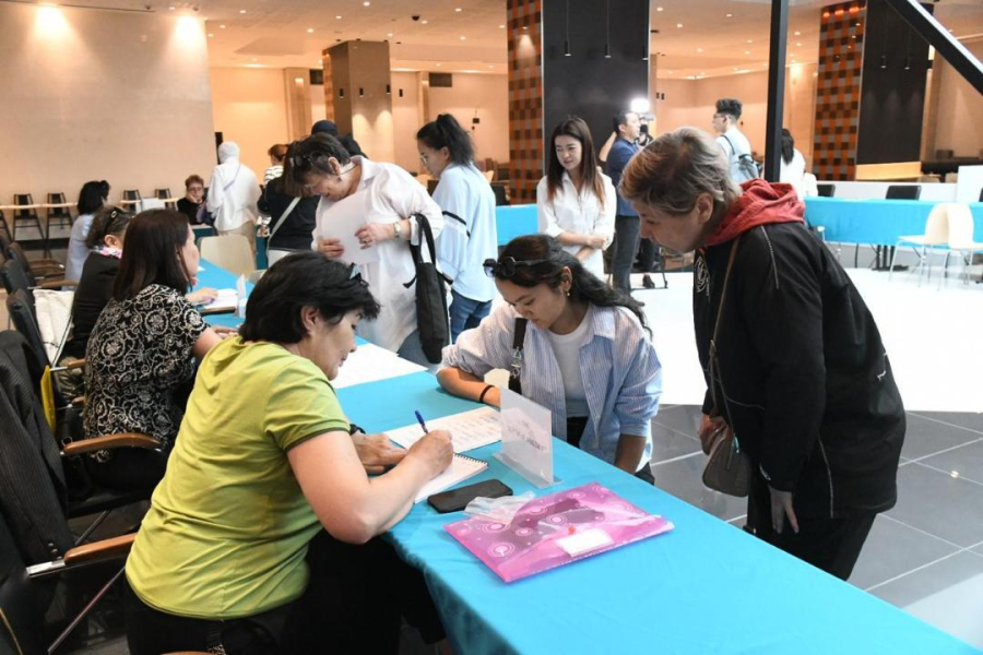 Две тысячи рабочих мест представили на ярмарке вакансий в Астане