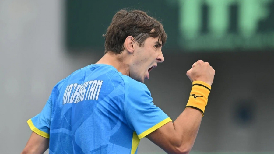 Казахстанские теннисисты с победы стартовали в матче Кубка Дэвиса