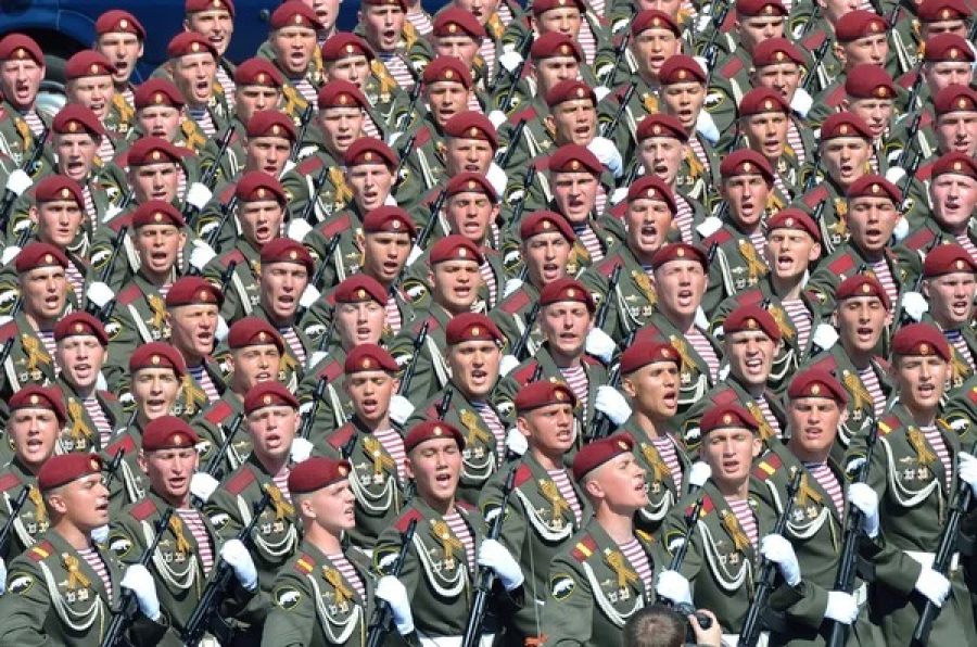 Минобороны РФ: парад Победы в Москве пройдет без военной техники