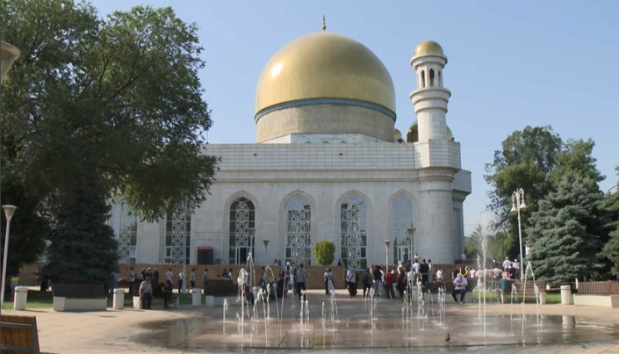 Курбан айт: праздничную молитву провели в 56 мечетях Алматы