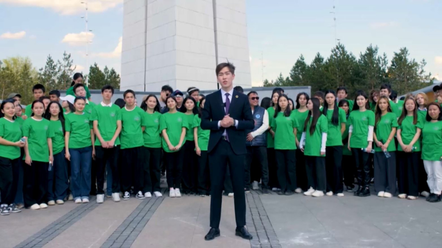 Астаналық полицейлер мен еріктілер флешмоб өткізді