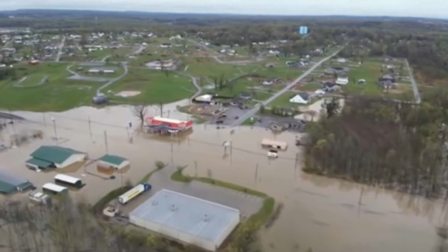 Число жертв наводнений в США достигло 18