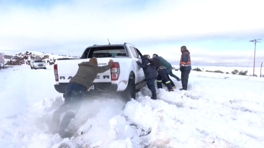 Оңтүстік Африкада жаңбыр мен қар қатар жауды