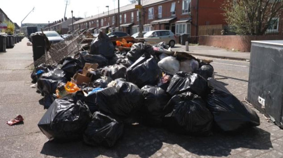 Власти Бирмингема обратились за помощью к военным из-за забастовки мусорщиков