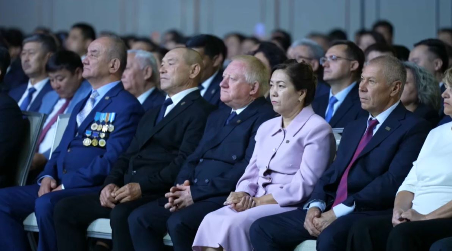 Еңбек күні қарсаңында Президент атынан мемлекеттік наградалар табыс етілді