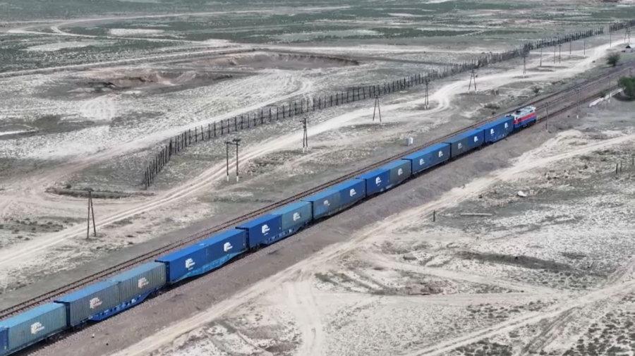 Елде 12 халықаралық көлік дәлізі бар