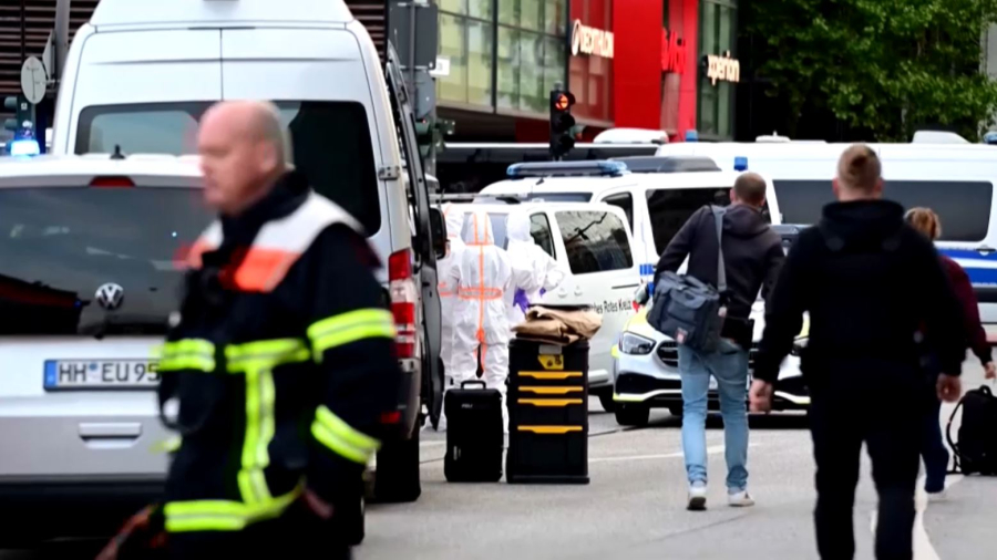 18 человек пострадали при атаке с ножом в Гамбурге