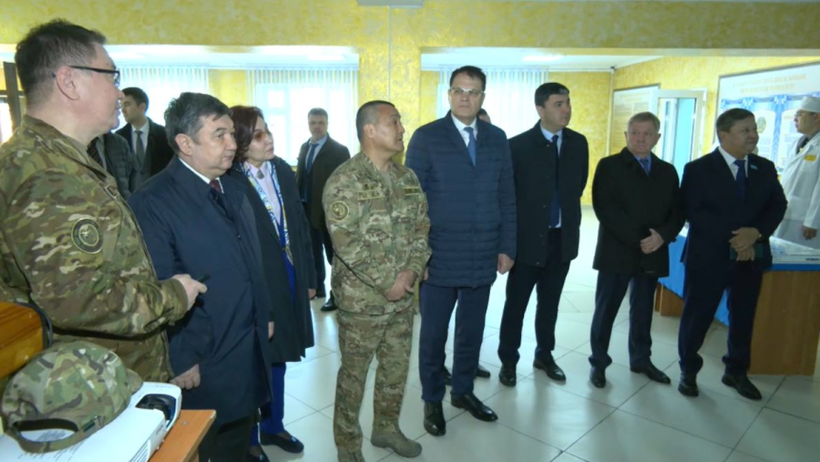 Сенаторлар Бас әскери клиникалық госпитальдің тынысымен танысты