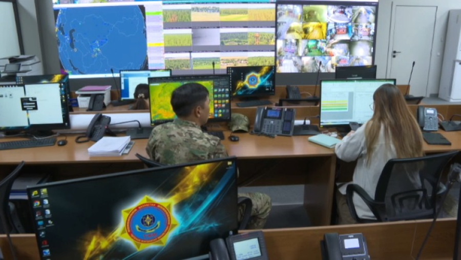 Командный центр МЧС следит за угрозами по всей стране