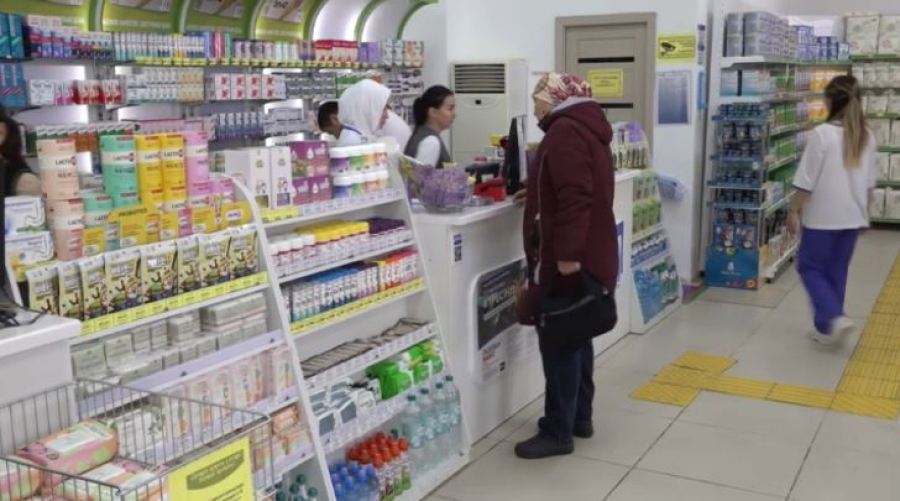 Общественники проверяют цены на лекарства в Атырау
