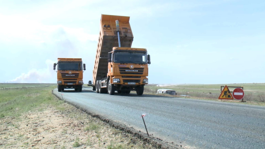 76 км дорог построят в Курмангазинском районе Атырауской области