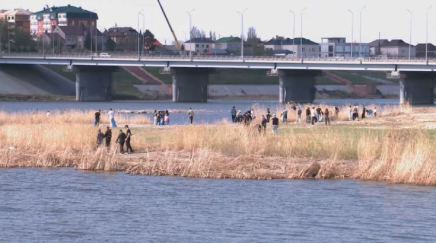 Берег Тобола очистили в Костанае