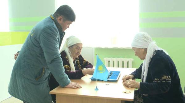 Қарағандыда 800-ге жуық зейнеткер қызық-қуанышын бір арнаға тоғыстырған