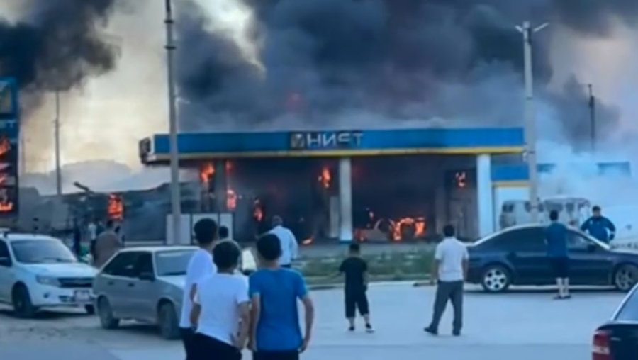 Взрыв на заправке в Кульсары: двое погибших, 14 пострадавших