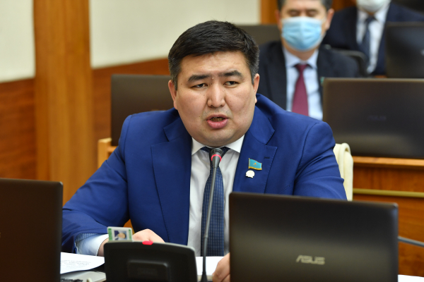 Елнұр Бейсенбаев: Жаңа Үкіметке артылар жүк ауыр