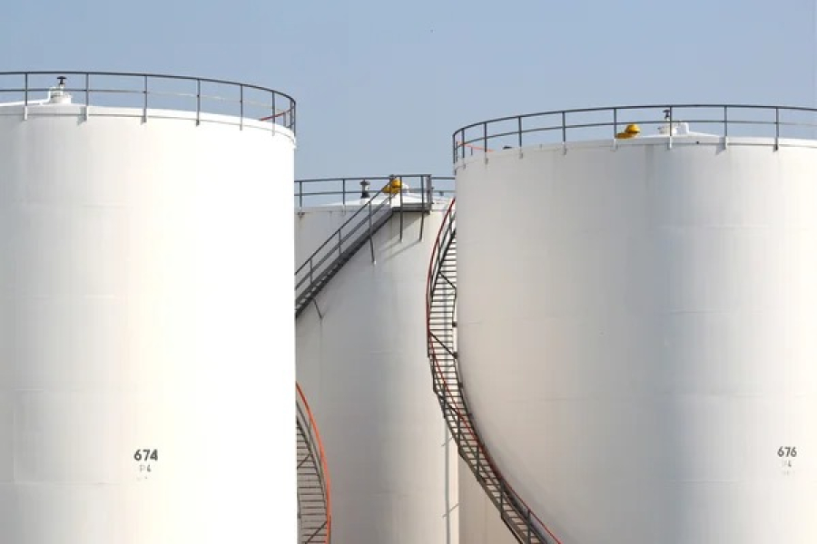 Нефтяной резерв США рухнул до минимума за 43 года