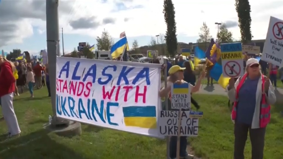 Митинги прошли на Аляске накануне встречи Трампа и Путина