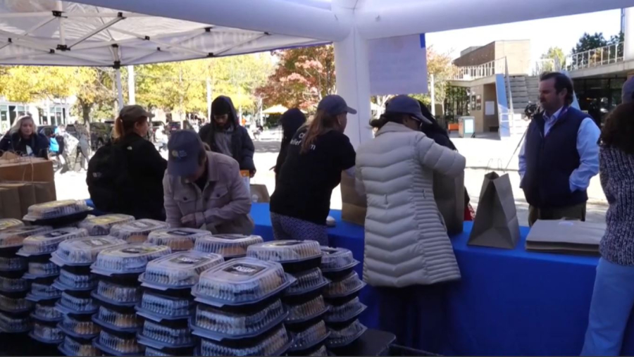 Гуманитарные организации оказывают помощь во время шатдауна