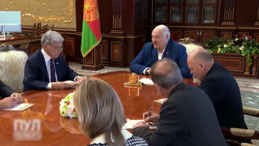 Лукашенко Трамптың өкілімен кездесті